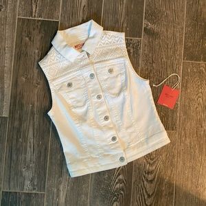 White denim button down vest